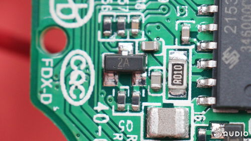 Anker Soundcore Life Dot 2真无线蓝牙耳机拆解报告 剖析百元级“水桶机”的内在实力